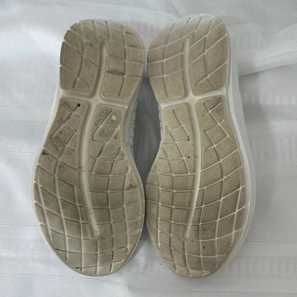 Oofos White Slip On Shoes Size 7.5 - Picture 7 of 8
